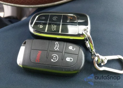 2012 Chrysler 300 Limited z USA, uszkodzony, nr VIN 2C3CCACG4CH223083